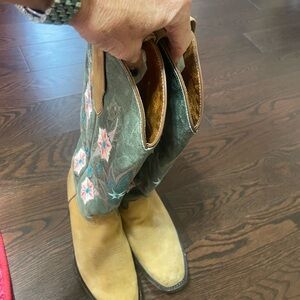 Floral Embroidered Cowboy Boots